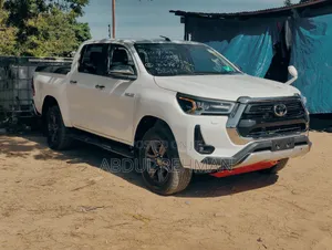 Toyota Hilux Revo Double Cab Deisel 2.4 AWD 2022 White