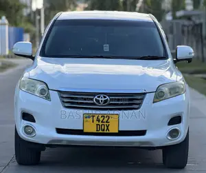Toyota Vanguard 2009 White
