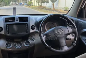 Toyota Vanguard 2009 White