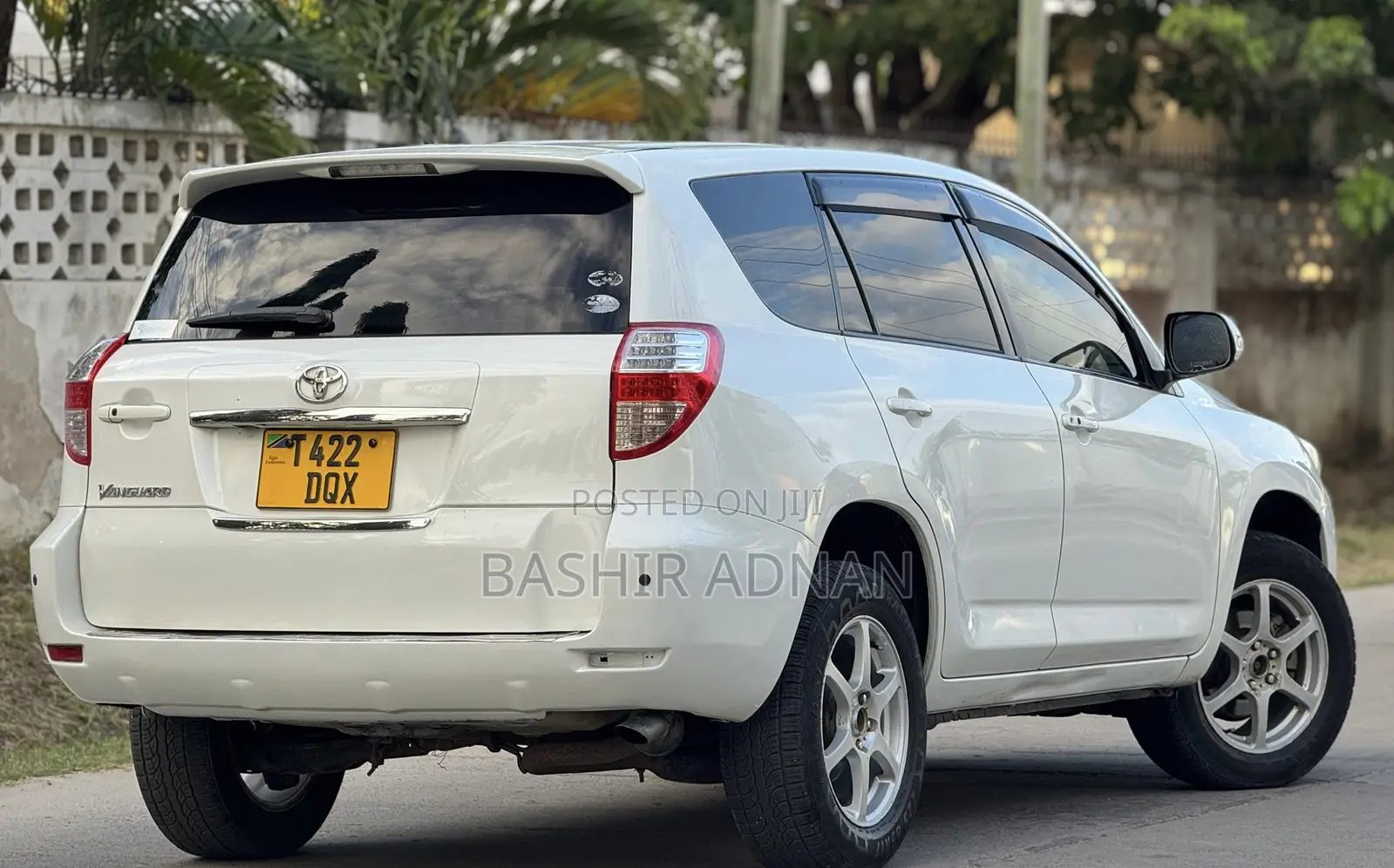 Toyota Vanguard 2009 White