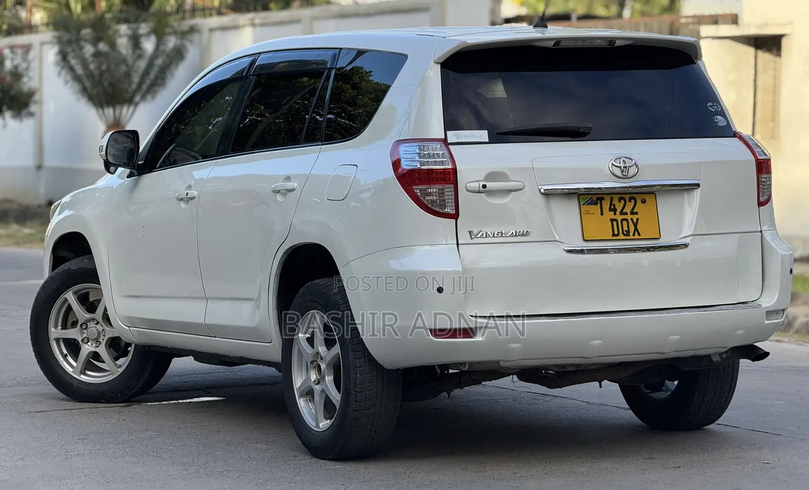 Toyota Vanguard 2009 White