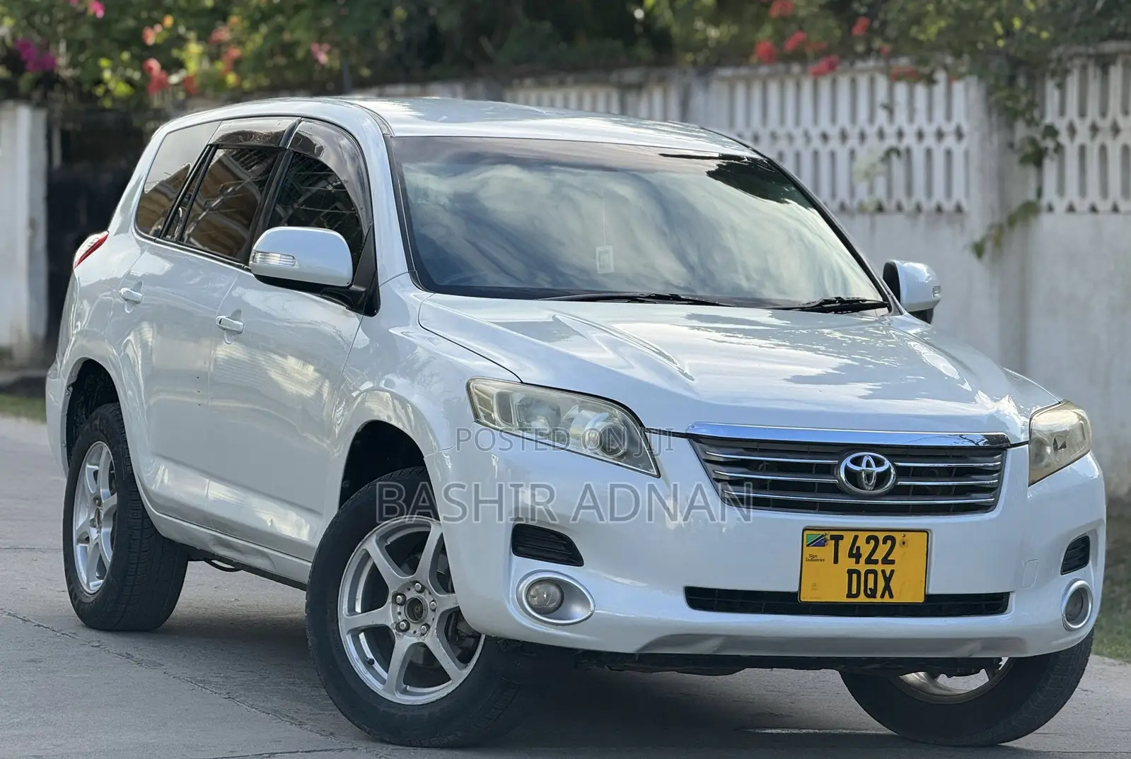 Toyota Vanguard 2009 White