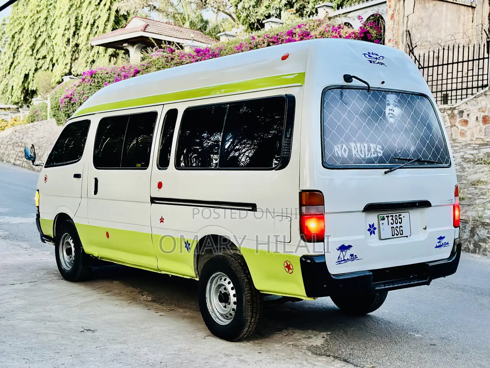 Toyota HiAce 2002 White