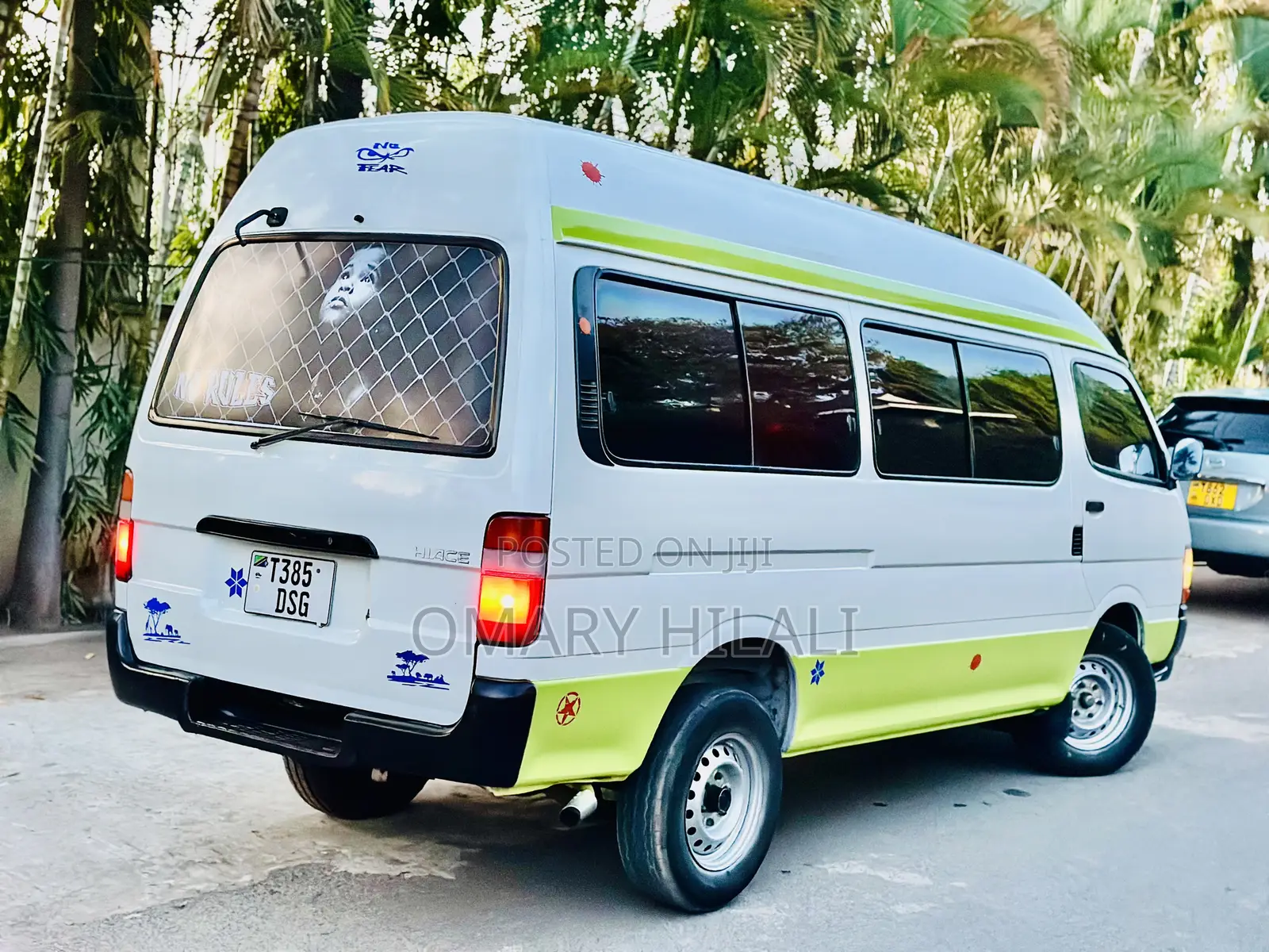 Toyota HiAce 2002 White