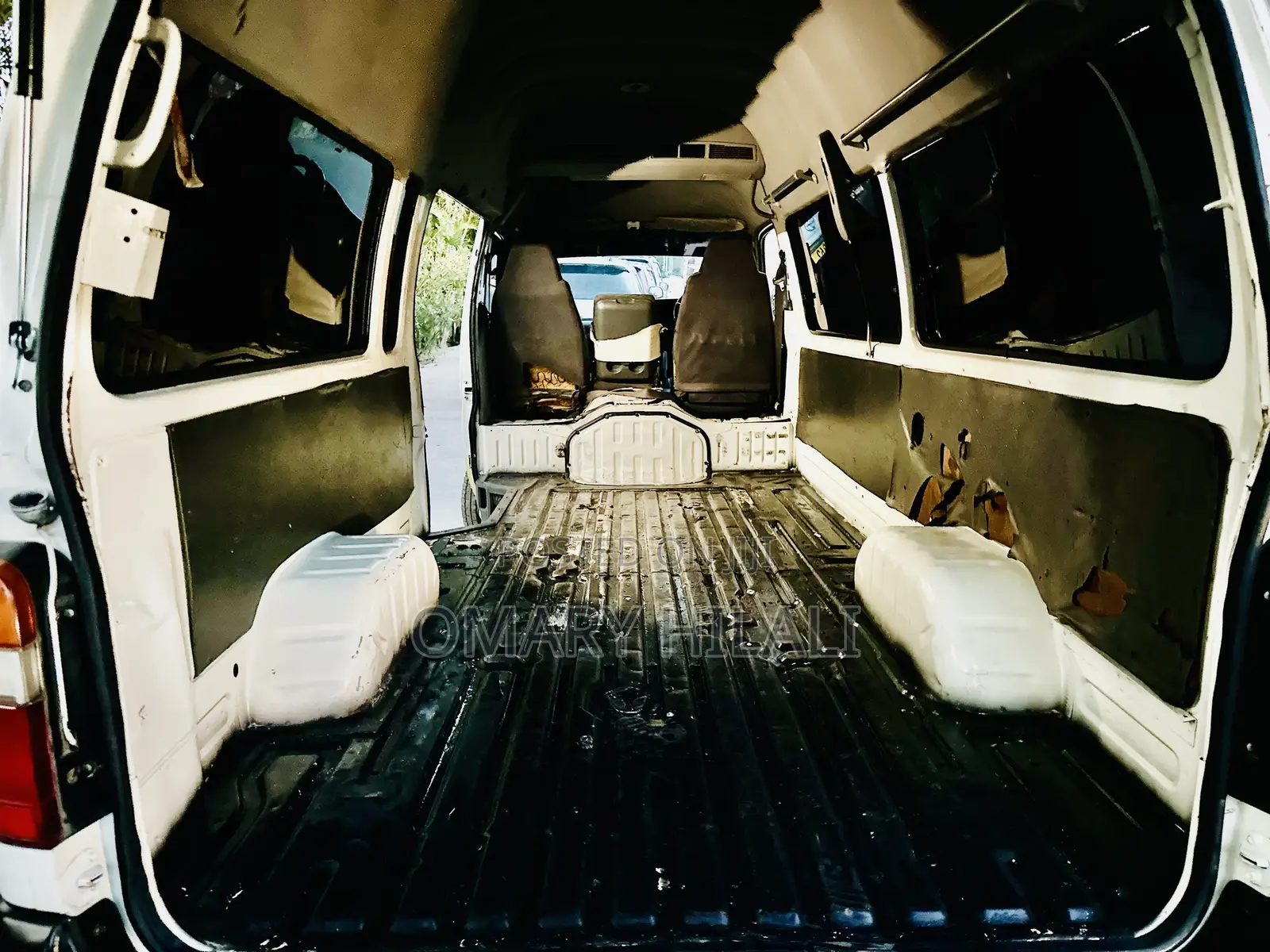 Toyota HiAce 2002 White