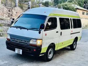 Toyota HiAce 2002 White
