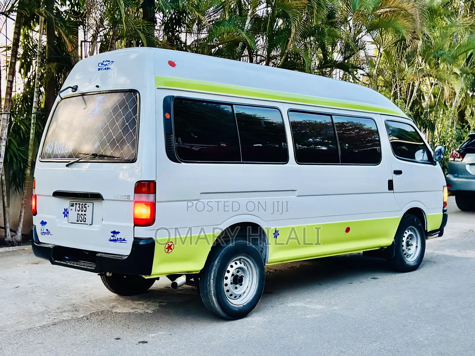 Toyota HiAce 2002 White