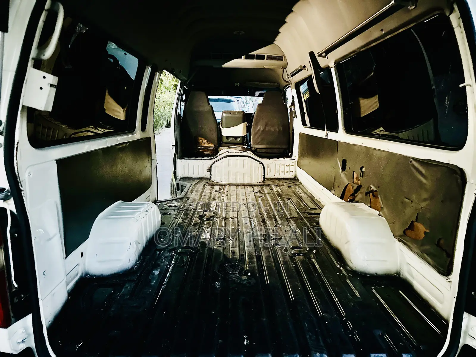 Toyota HiAce 2002 White