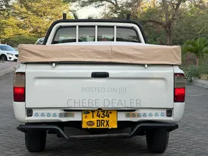 Toyota Hilux 1999 White