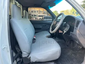Toyota Hilux 1999 White