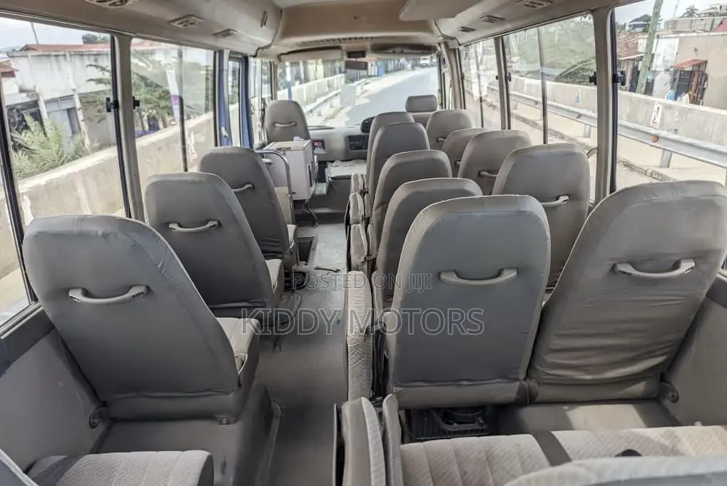 Toyota Coaster 2005 Blue