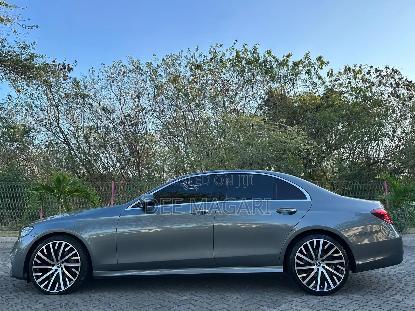 Mercedes-Benz E200 2016 Gray