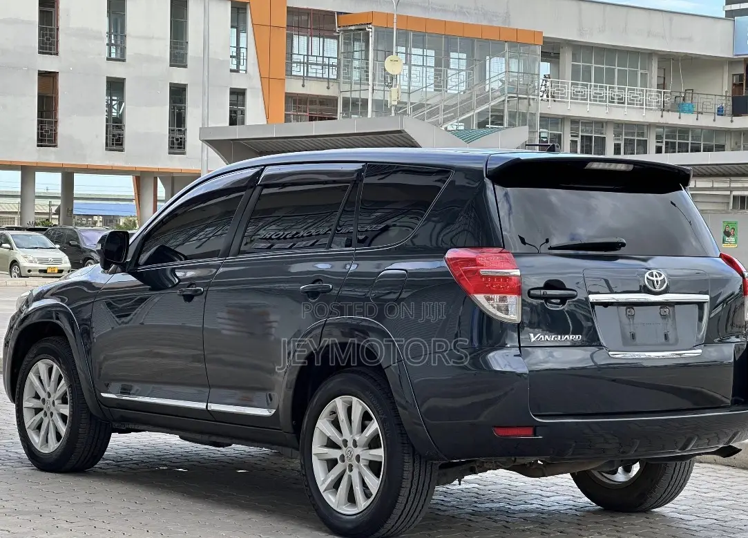 Toyota Vanguard 2011 Black