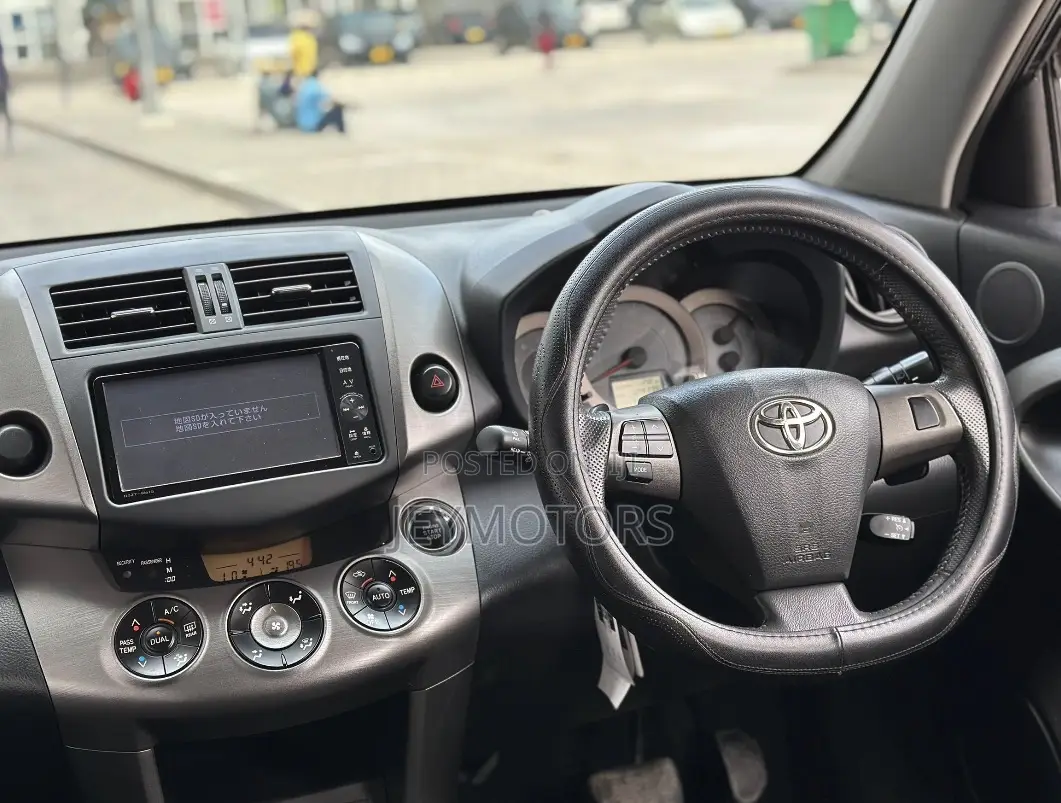 Toyota Vanguard 2011 Black