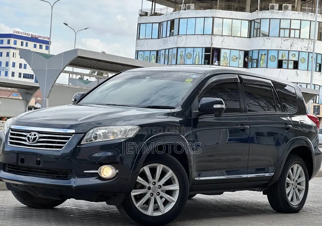 Toyota Vanguard 2011 Black