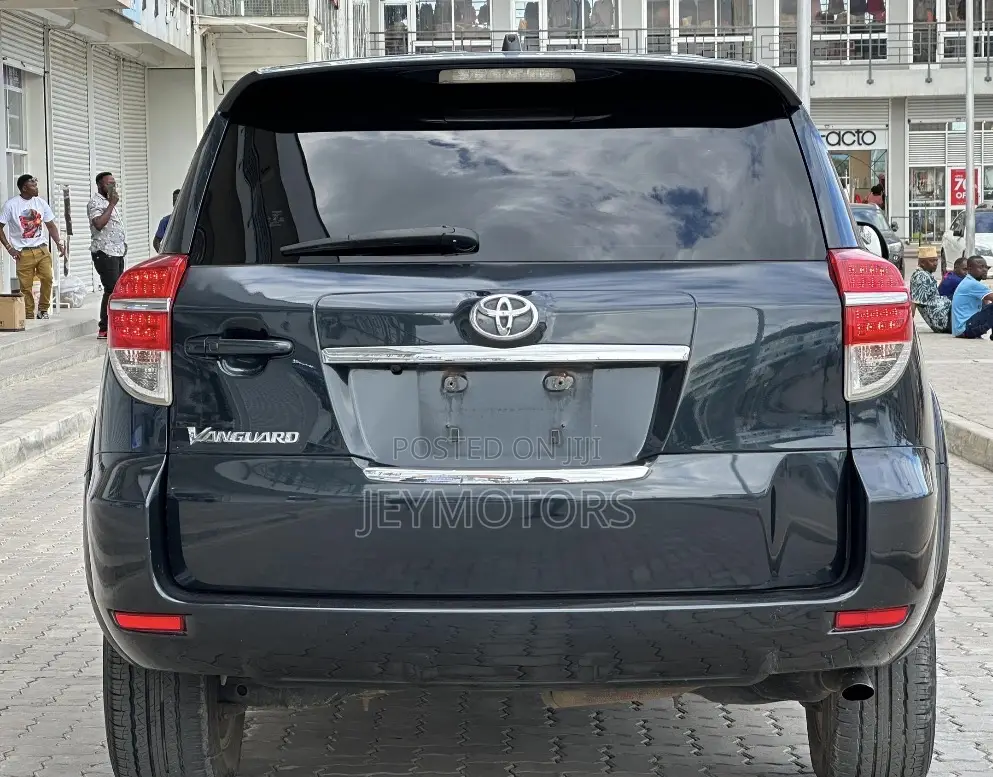 Toyota Vanguard 2011 Black
