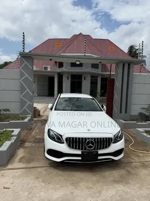 Mercedes-Benz C-Class 2017 White