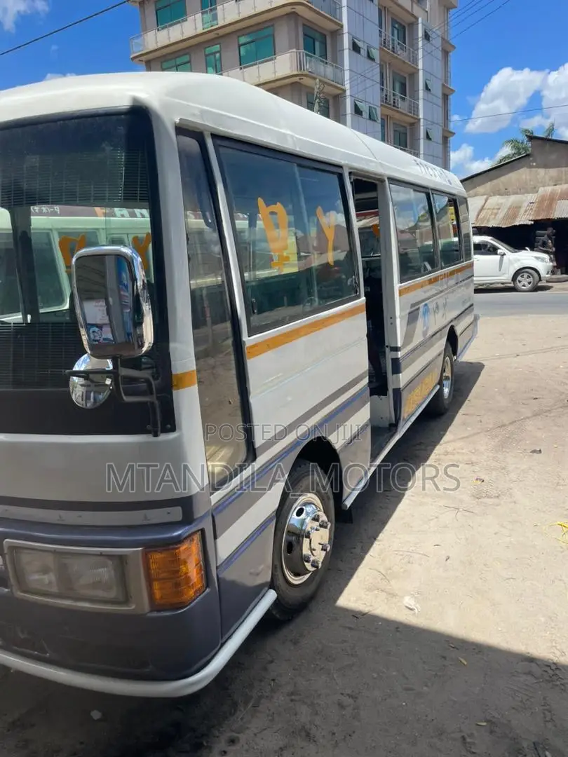 Nissan Civilian 2002 White