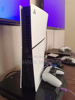 Ps 5 Slim 1 Tb, 1 Original Pad, No Games