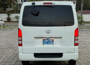 Toyota HiAce 2009 White