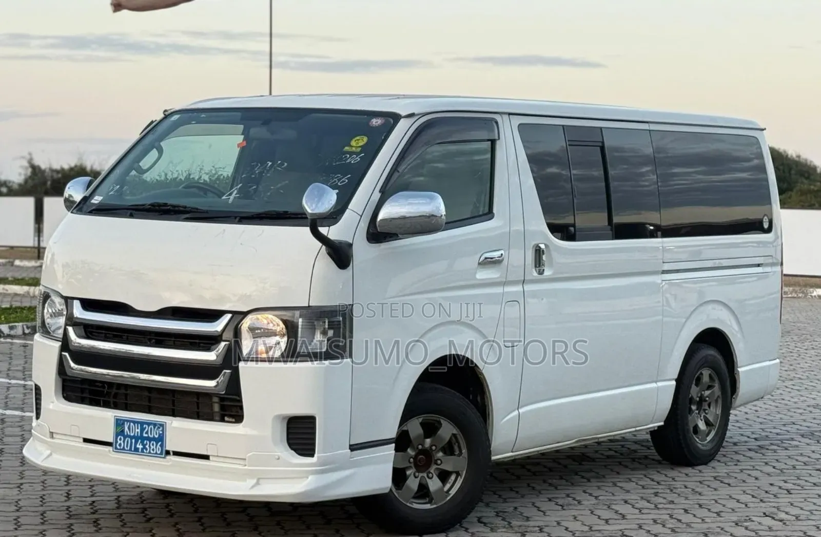 Toyota HiAce 2009 White