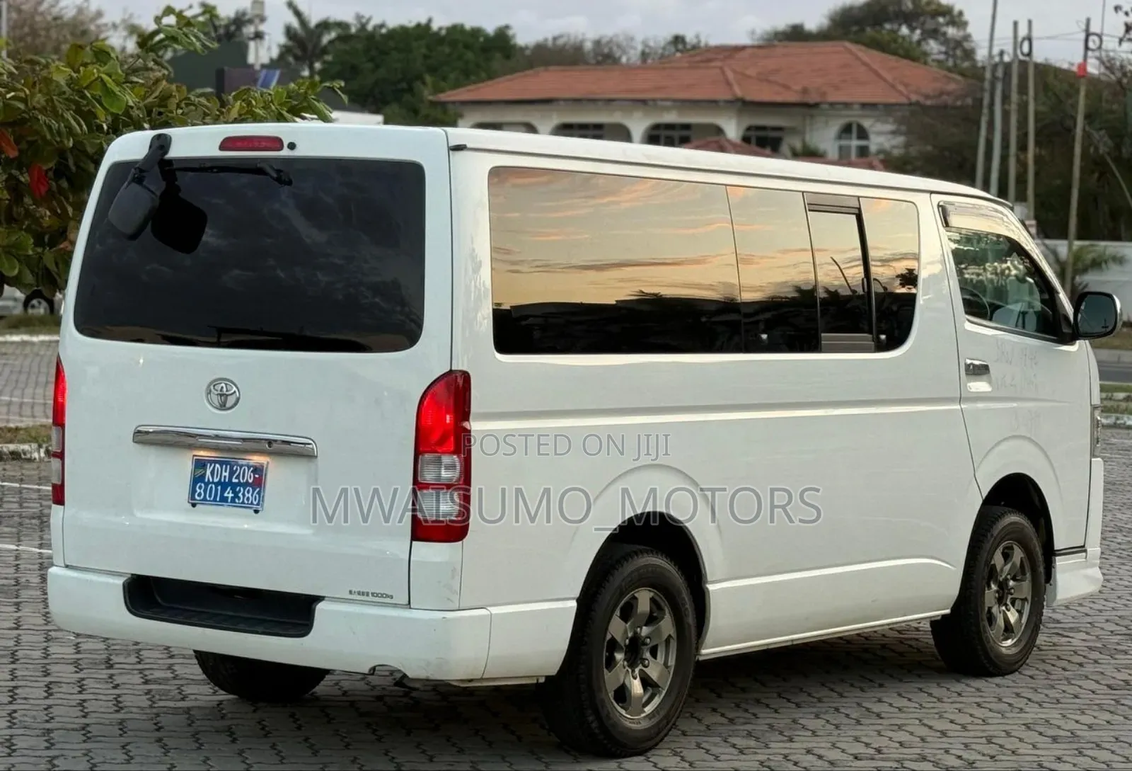 Toyota HiAce 2009 White