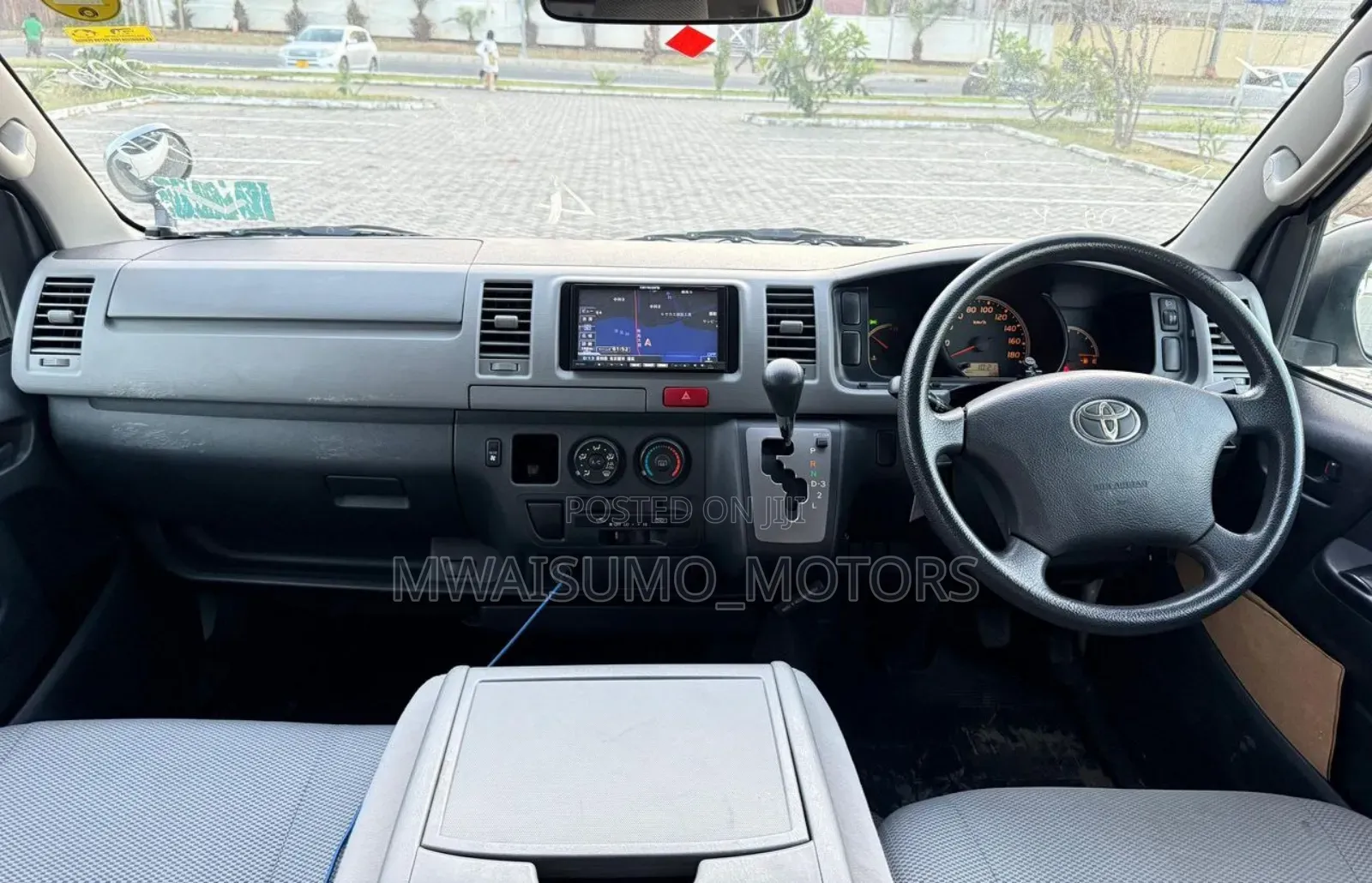 Toyota HiAce 2009 White