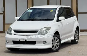 Toyota IST 2005 Off white