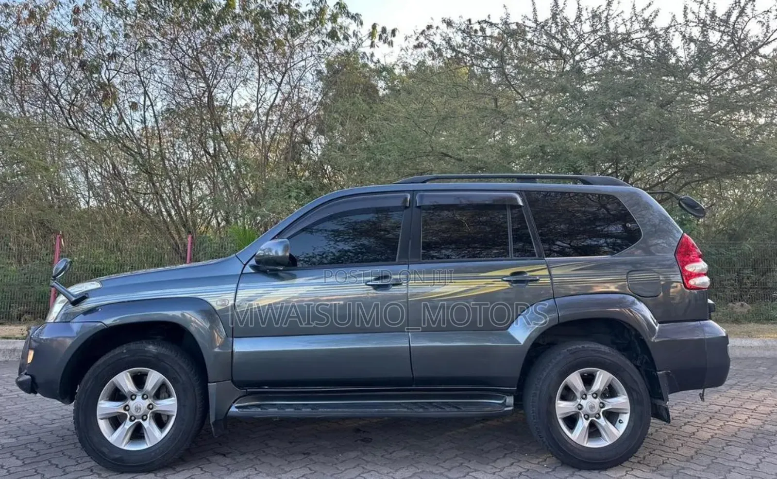 Toyota Land Cruiser Prado 2005 Gray