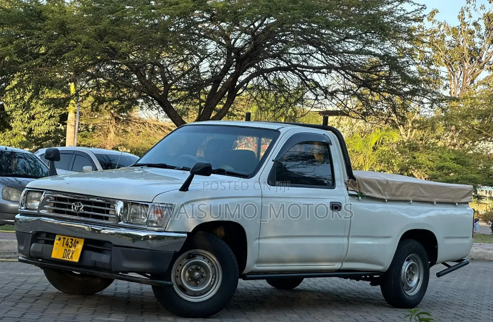 Toyota Hilux 1998 White