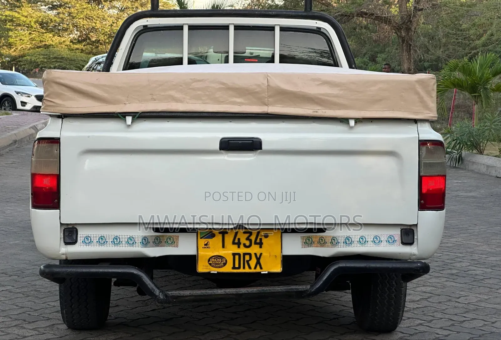 Toyota Hilux 1998 White