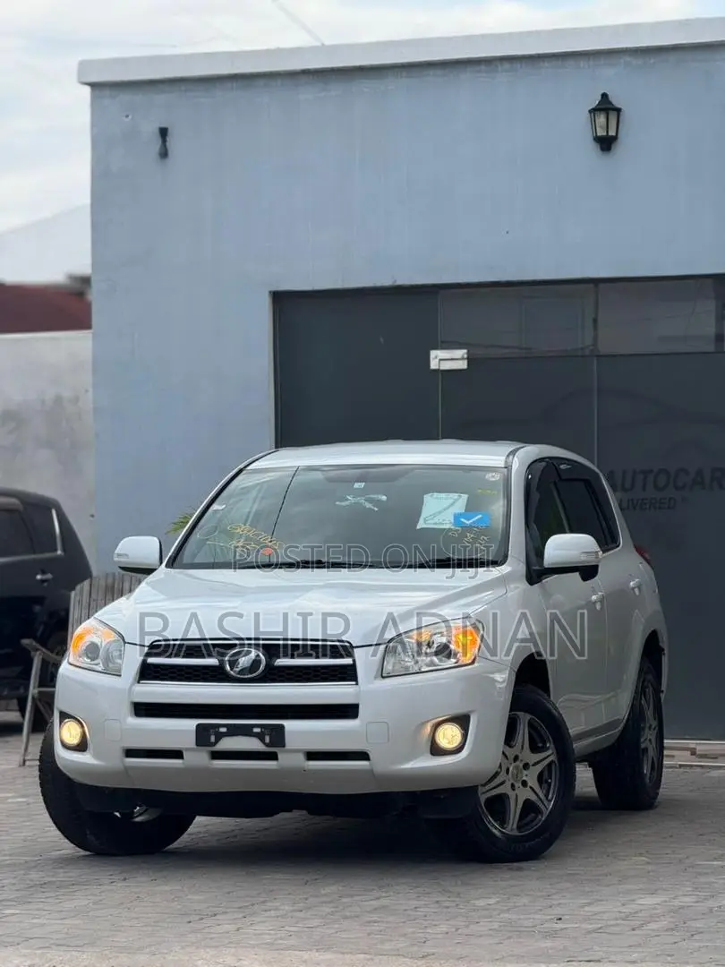 Toyota RAV4 2009 White