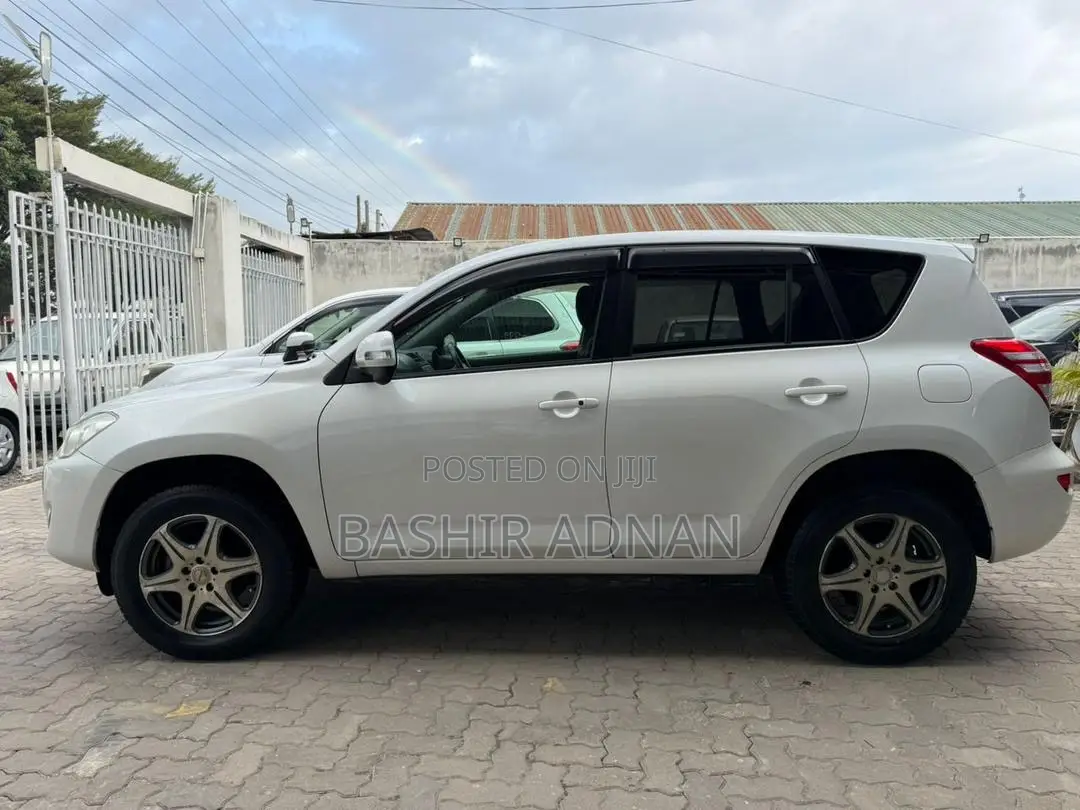 Toyota RAV4 2009 White