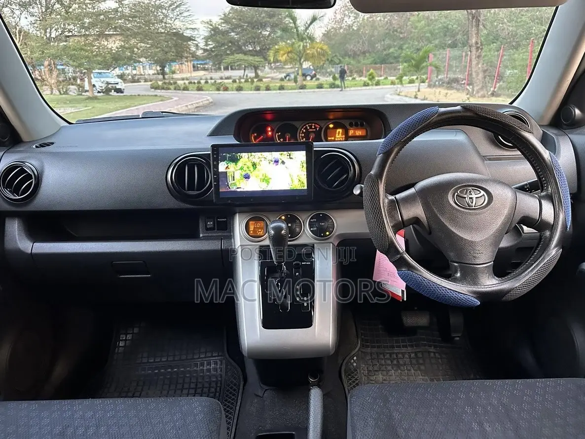 Toyota Corolla Rumion 2010 Black