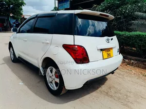 Toyota IST 2003 White