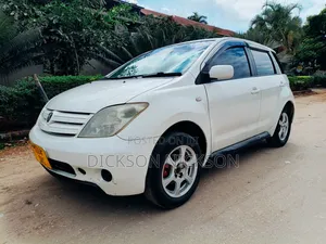 Toyota IST 2003 White