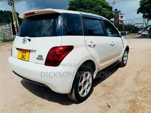 Toyota IST 2003 White