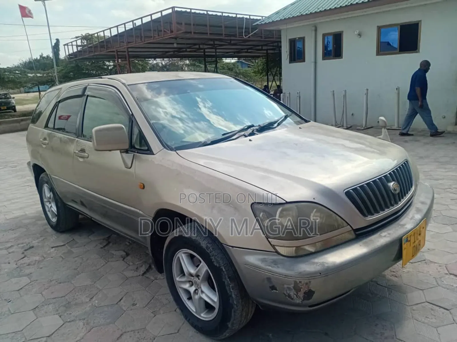 Toyota Harrier 2003 Gold