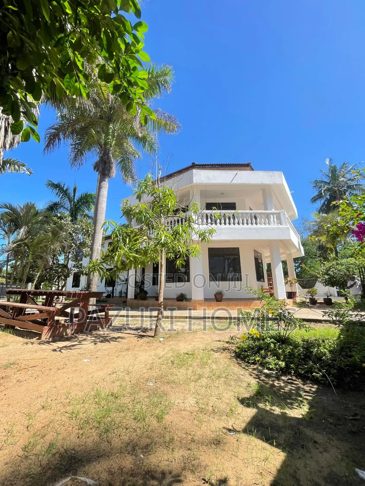 8bdrm Bungalow in Kwazena, Mbezi Beach for sale