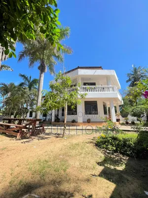 8bdrm Bungalow in Kwazena, Mbezi Beach for sale