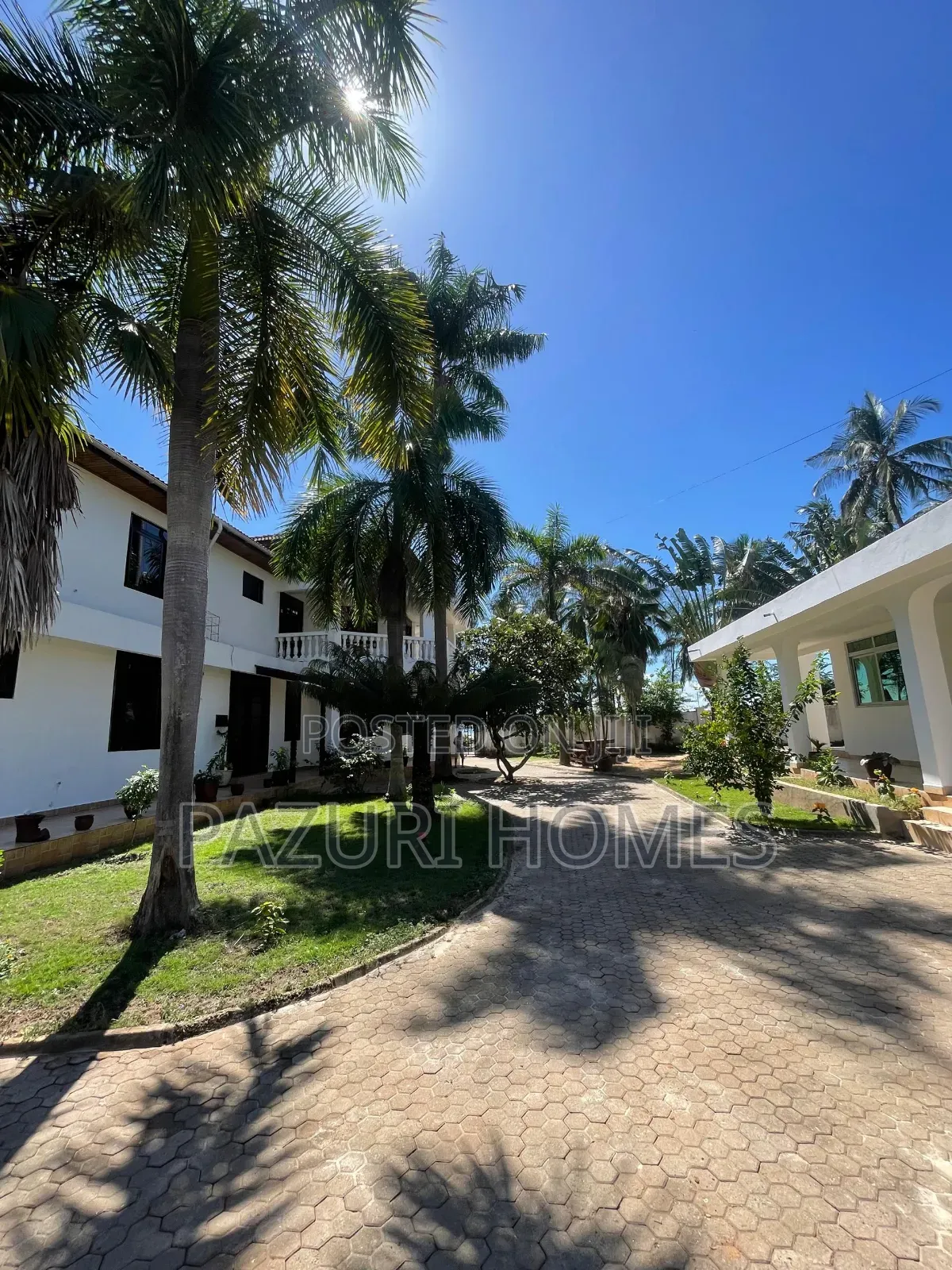 8bdrm Bungalow in Kwazena, Mbezi Beach for sale