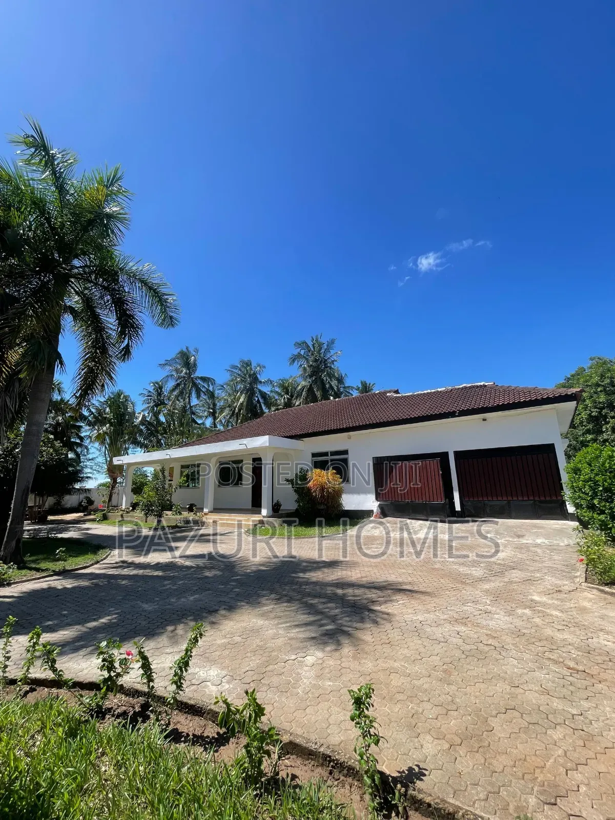 8bdrm Bungalow in Kwazena, Mbezi Beach for sale