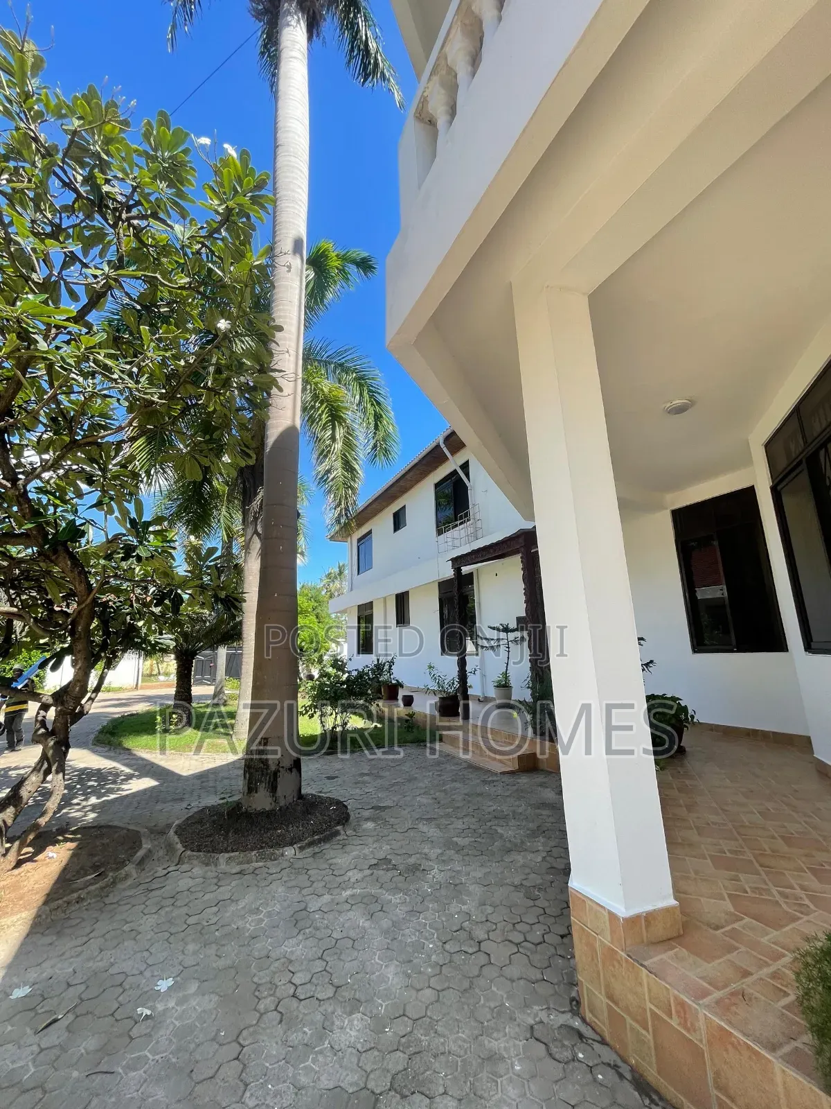 8bdrm Bungalow in Kwazena, Mbezi Beach for sale