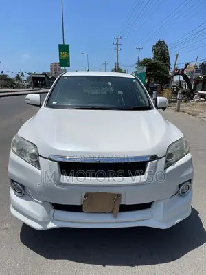 Toyota Vanguard 2011 White