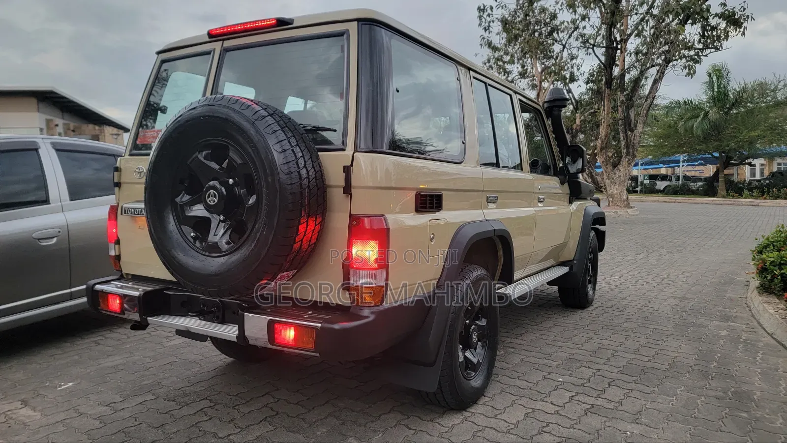 Toyota Land Cruiser Prado 2022 Brown