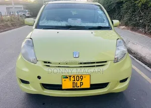 Toyota Passo 2006 Yellow