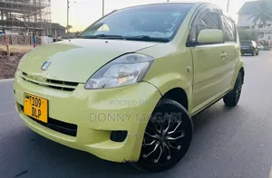 Toyota Passo 2006 Yellow