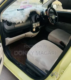 Toyota Passo 2006 Yellow