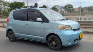 Toyota Porte 2005 Blue