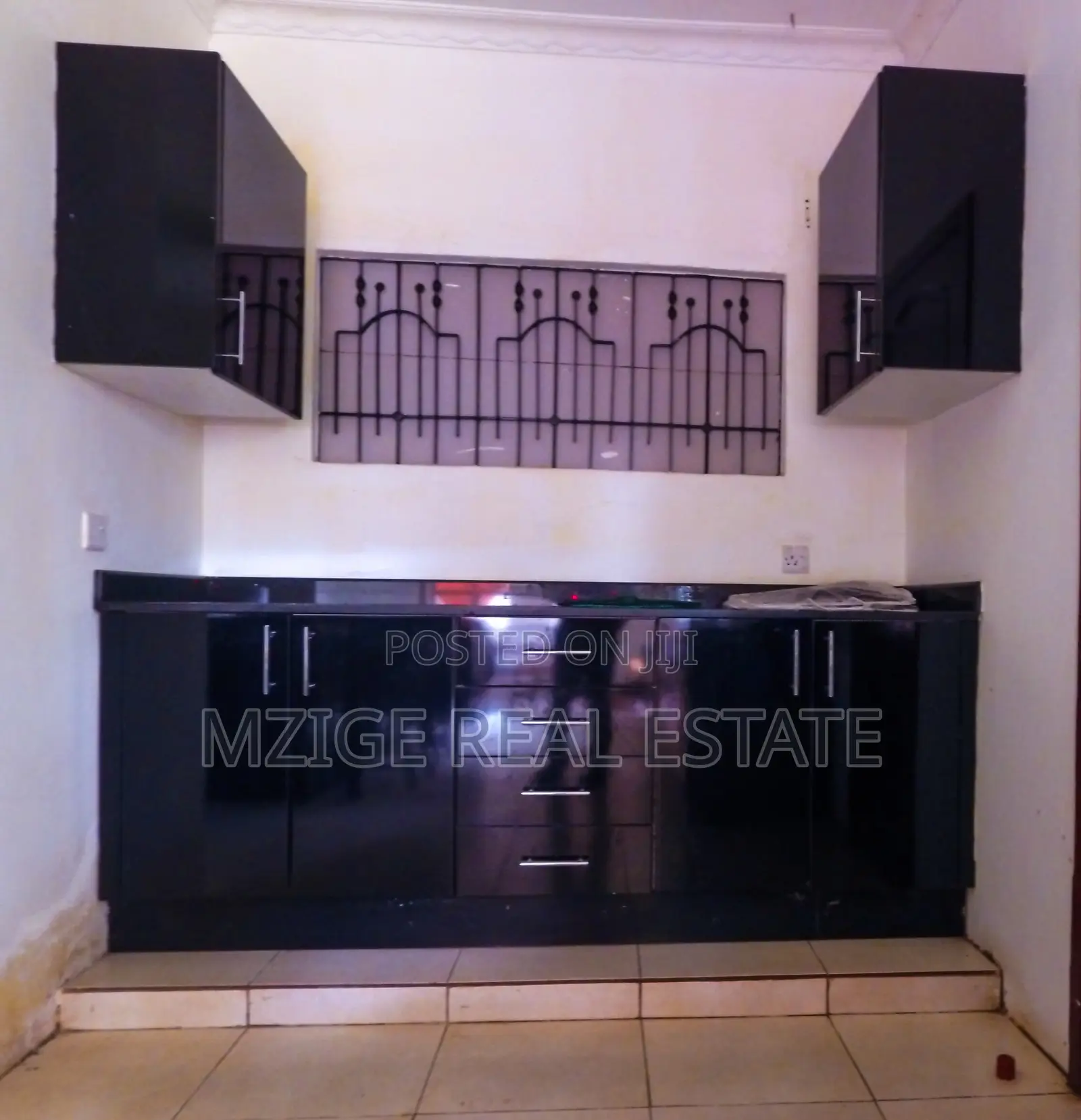 6bdrm Bungalow in For Sale: Stunning for sale